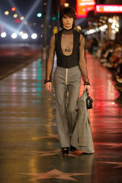 Look 25